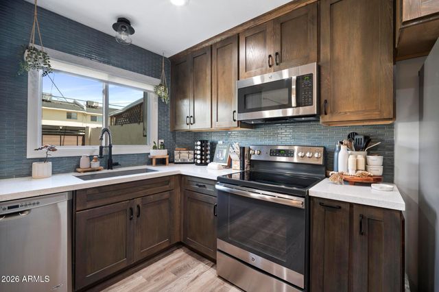 1403 N 44TH Street, Phoenix, AZ 85008