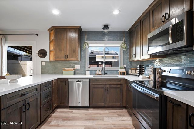 1403 N 44TH Street, Phoenix, AZ 85008