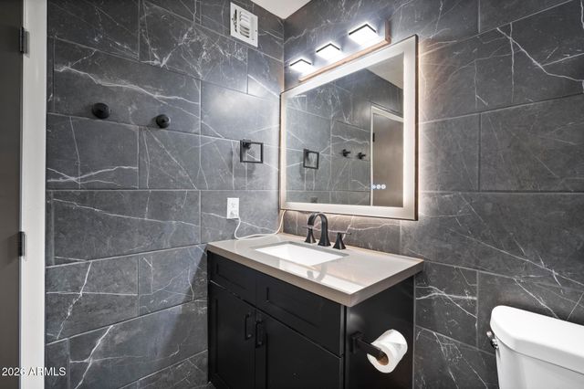 1403 N 44TH Street, Phoenix, AZ 85008
