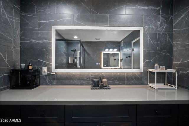 1403 N 44TH Street, Phoenix, AZ 85008