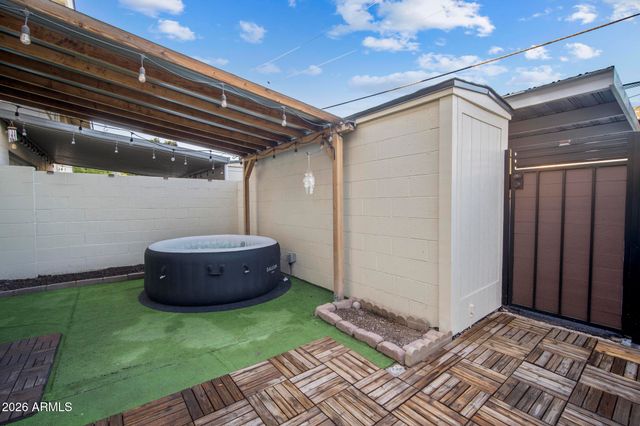 1403 N 44TH Street, Phoenix, AZ 85008