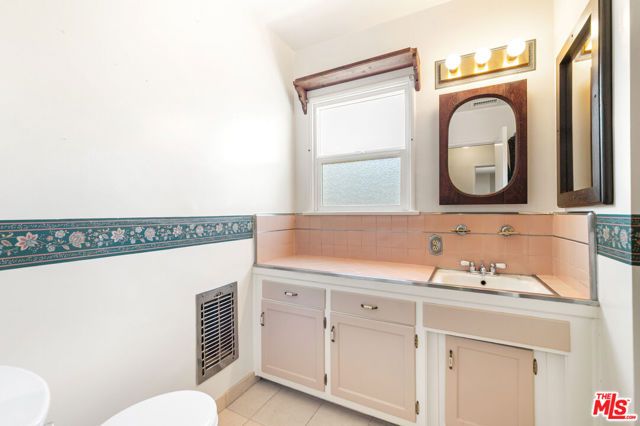 3142 N Naomi Street, Burbank, CA 91504