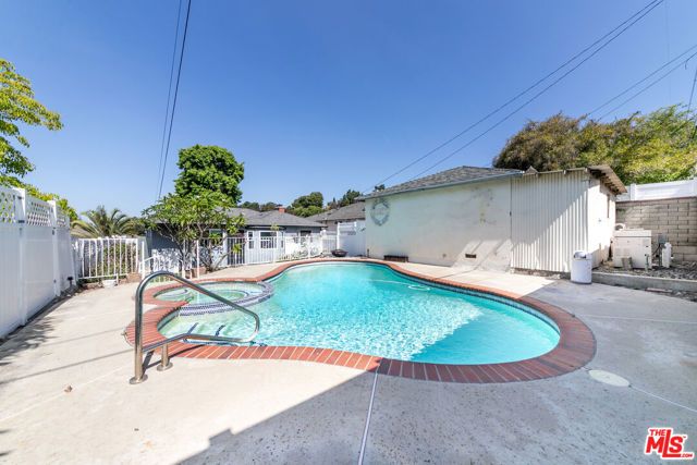 3142 N Naomi Street, Burbank, CA 91504