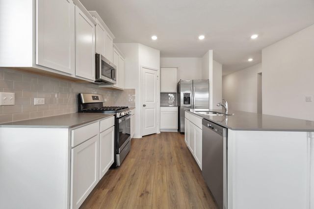 10713 Steinbeck DR, Austin, TX 78747