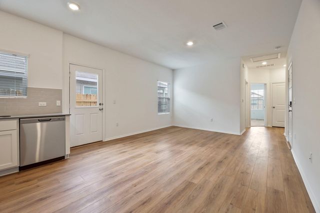 10713 Steinbeck DR, Austin, TX 78747