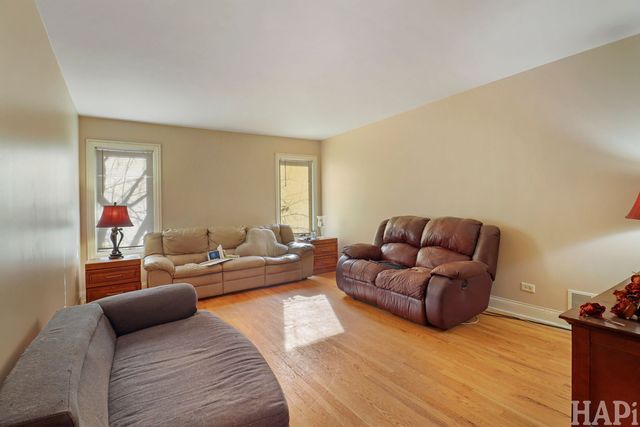 1397 Nippersink Road, Fox Lake, IL 60020