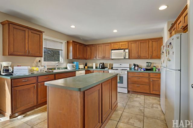 1397 Nippersink Road, Fox Lake, IL 60020