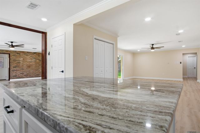 5613 S Allegheny Ct, Baton Rouge, LA 70817