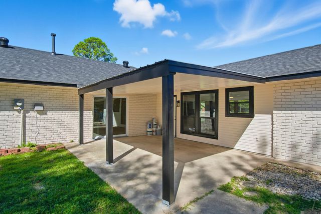 5613 S Allegheny Ct, Baton Rouge, LA 70817