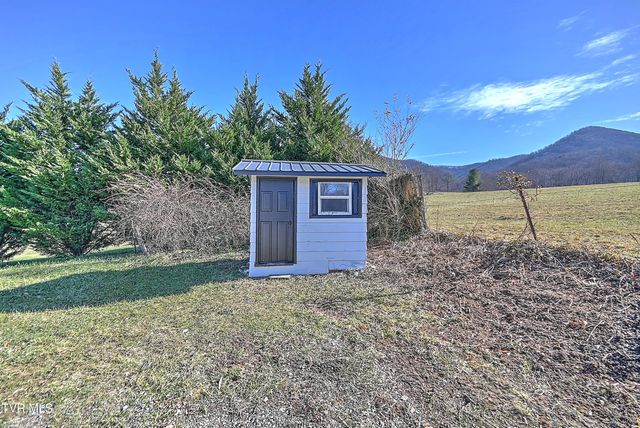 371 H Heaton Road, Elizabethton, TN 37643