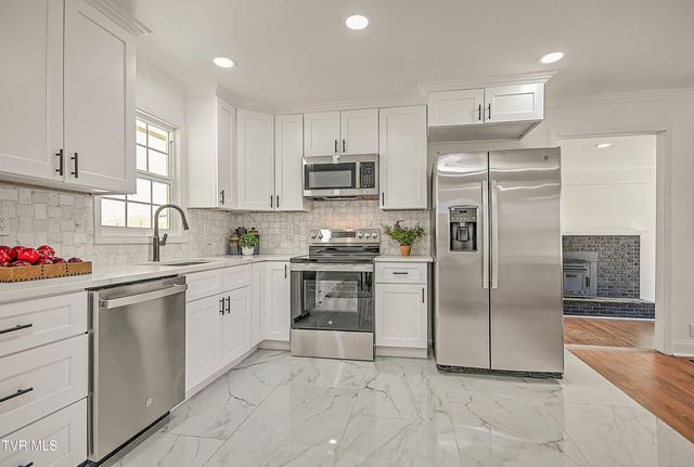 371 H Heaton Road, Elizabethton, TN 37643