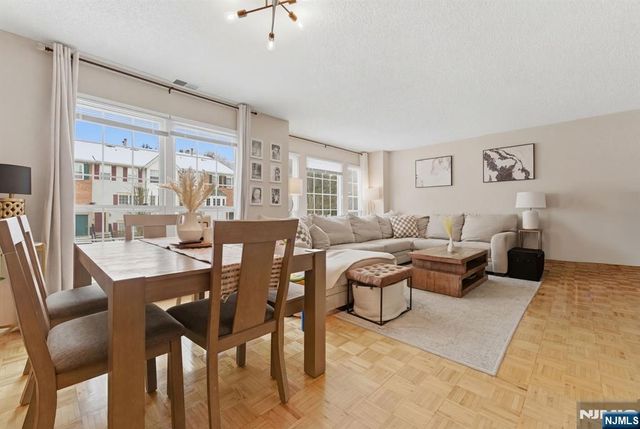 774 Sassafras Court, Mahwah, NJ 07430