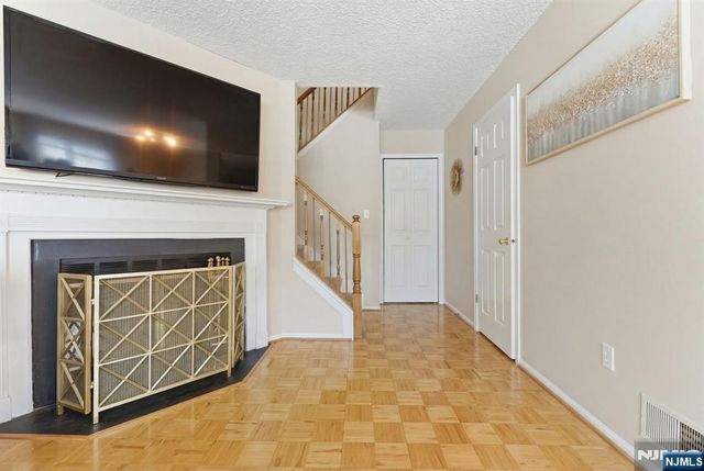 774 Sassafras Court, Mahwah, NJ 07430