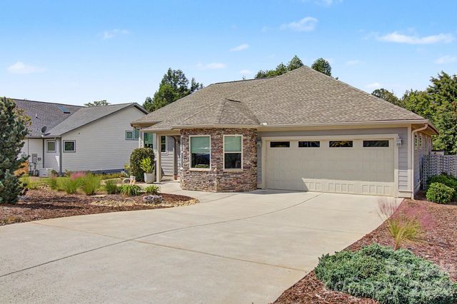 35 Penley Park Drive, Weaverville, NC 28787