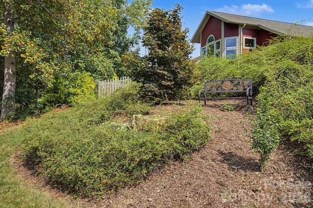 35 Penley Park Drive, Weaverville, NC 28787