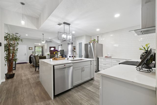501 Saddle Drive, Euless, TX 76039
