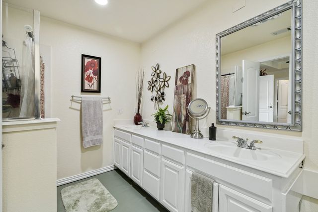 501 Saddle Drive, Euless, TX 76039