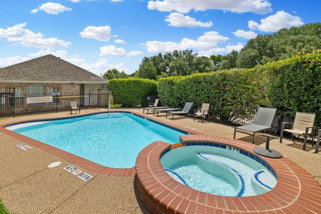501 Saddle Drive, Euless, TX 76039