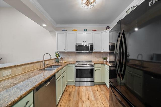 102 Sweetwater Court, Clemmons, NC 27012