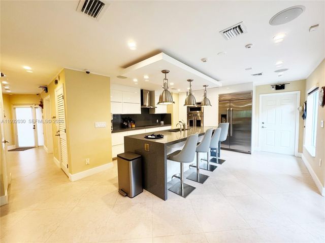 610 Misty Oaks Lane, Pompano Beach, FL 33069