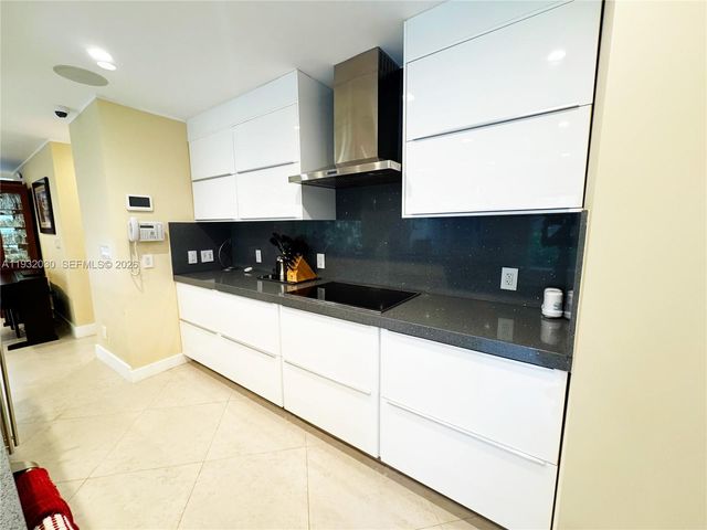 610 Misty Oaks Lane, Pompano Beach, FL 33069