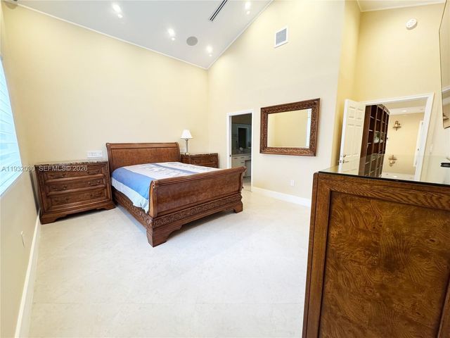 610 Misty Oaks Lane, Pompano Beach, FL 33069