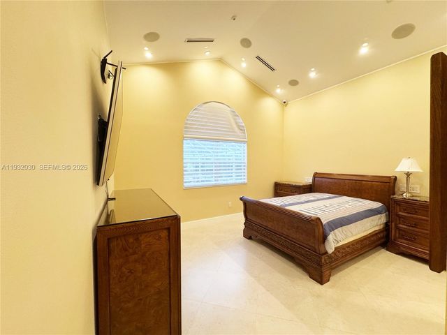 610 Misty Oaks Lane, Pompano Beach, FL 33069