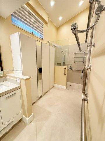 610 Misty Oaks Lane, Pompano Beach, FL 33069