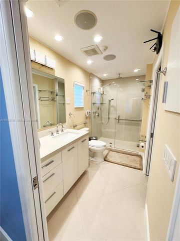 610 Misty Oaks Lane, Pompano Beach, FL 33069