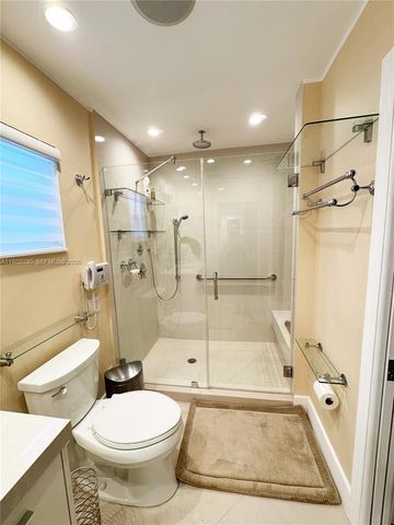 610 Misty Oaks Lane, Pompano Beach, FL 33069