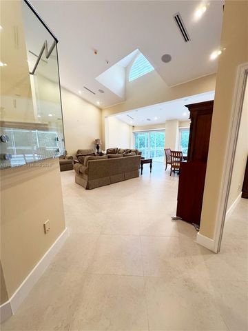 610 Misty Oaks Lane, Pompano Beach, FL 33069