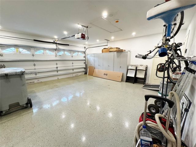 610 Misty Oaks Lane, Pompano Beach, FL 33069