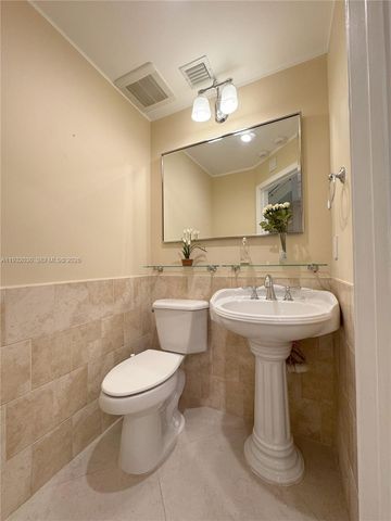 610 Misty Oaks Lane, Pompano Beach, FL 33069