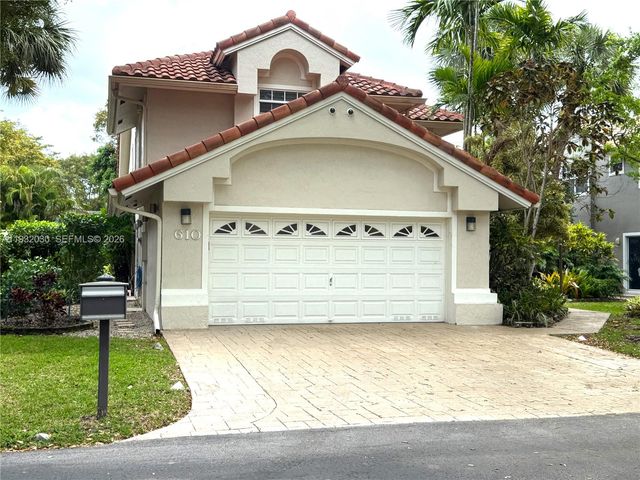 610 Misty Oaks Lane, Pompano Beach, FL 33069