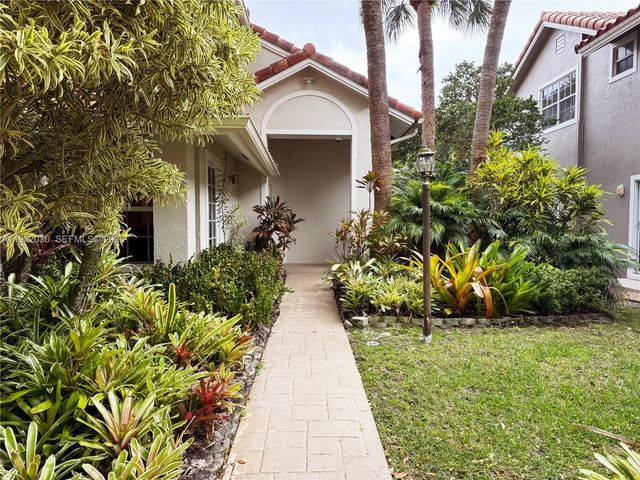 610 Misty Oaks Lane, Pompano Beach, FL 33069