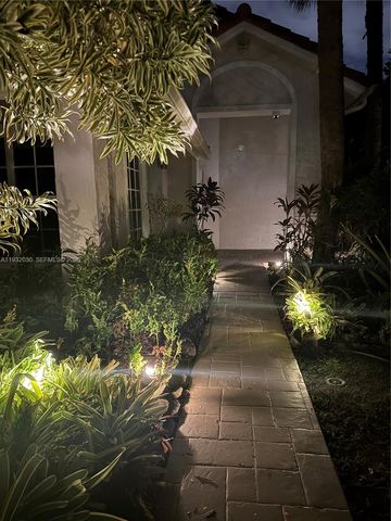 610 Misty Oaks Lane, Pompano Beach, FL 33069