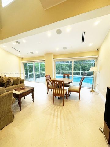 610 Misty Oaks Lane, Pompano Beach, FL 33069