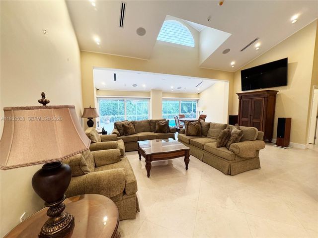 610 Misty Oaks Lane, Pompano Beach, FL 33069