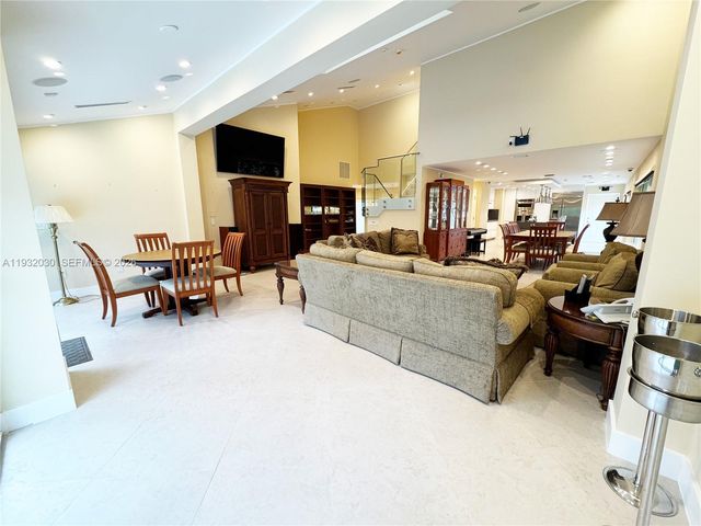 610 Misty Oaks Lane, Pompano Beach, FL 33069