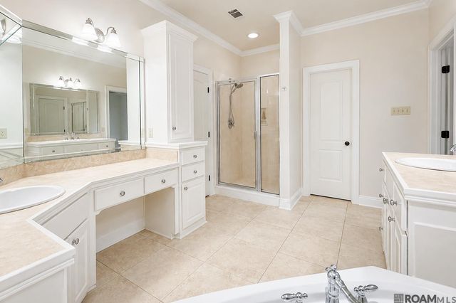 12417 Plantation Creek Dr, Geismar, LA 70734