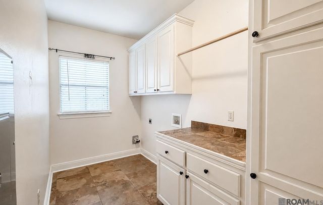 12417 Plantation Creek Dr, Geismar, LA 70734
