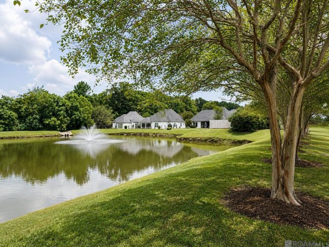 12417 Plantation Creek Dr, Geismar, LA 70734