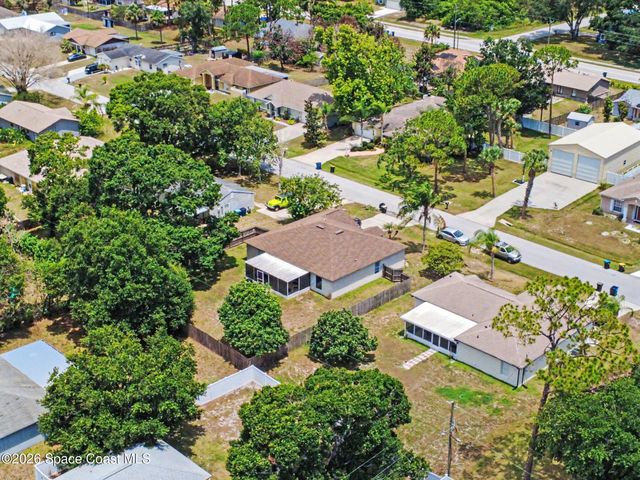 980 Pope Street NW, Palm Bay, FL 32907