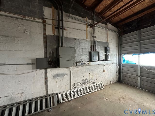 601 E Randolph Rd, Hopewell, VA 23860