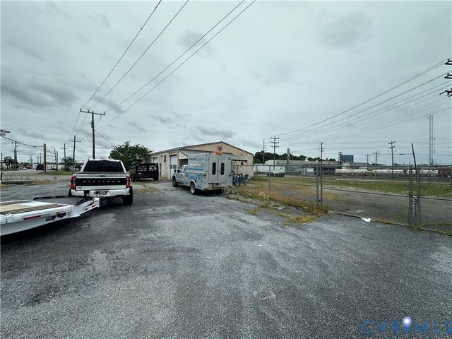 601 E Randolph Rd, Hopewell, VA 23860