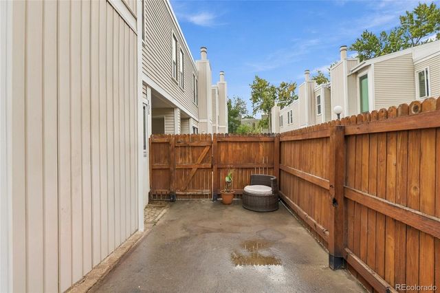 1050 S Monaco Street Parkway 103, Denver, CO 80224