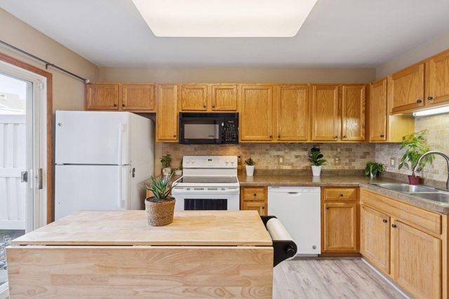 319 Wilderness Drive, Chaska, MN 55318