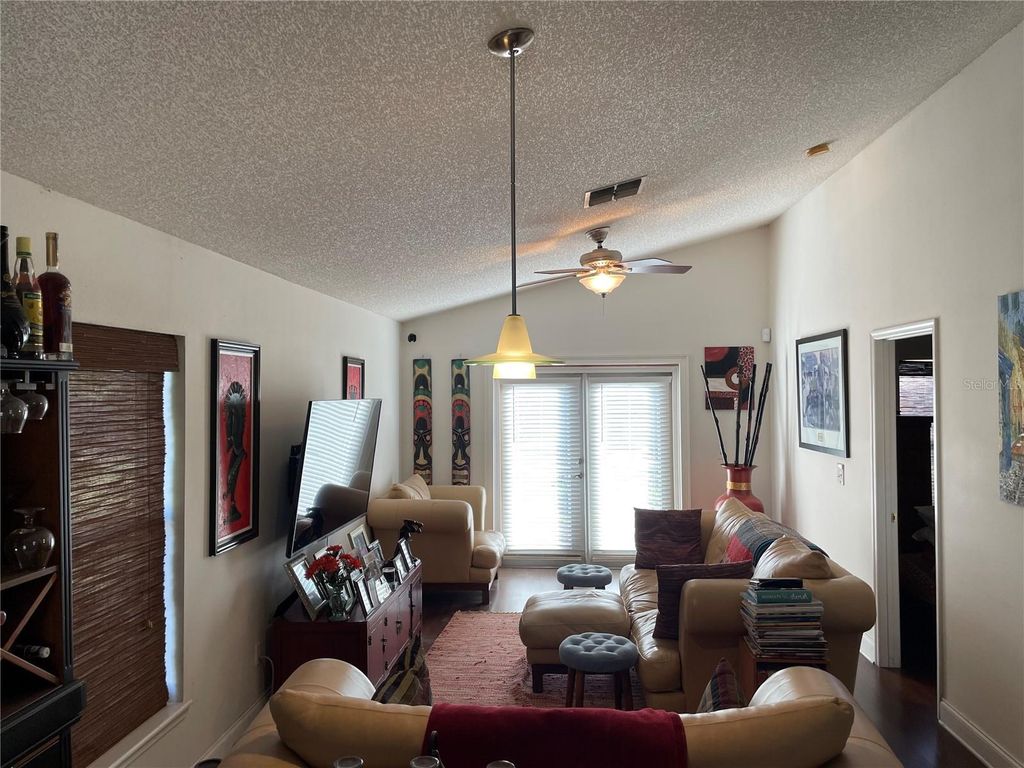 Image 4 of property listing at 5501 CHATHAM WOODS COURT, Orlando, FL 32808