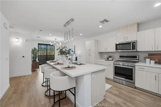 4140 Glencoe Avenue 202, Los Angeles, CA 90292
