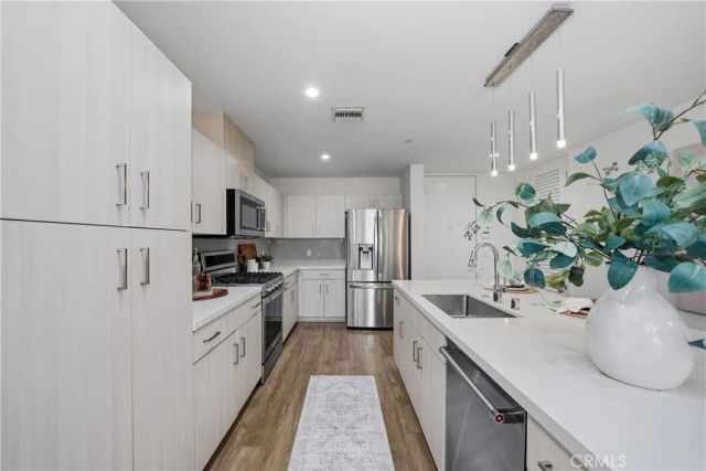 4140 Glencoe Avenue 202, Los Angeles, CA 90292